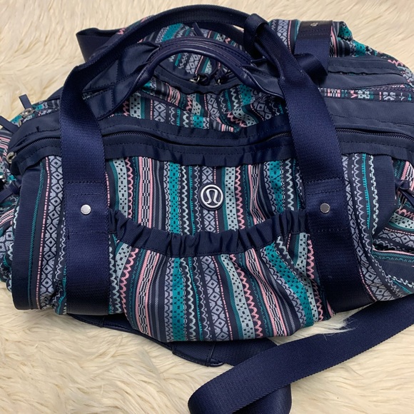 lululemon athletica Handbags - Lululemon Keep On Running Duffle Duffel Bag